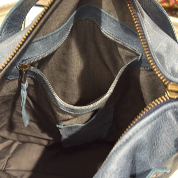 Brand new leather backpack in a dusty blue will hold a 15 inch laptop - Picture 5 of 9